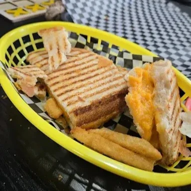 Best Grill Cheese Meal in Calgary, AB